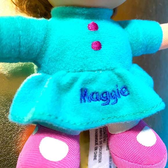 FISHER-PRICE LITTLE PEOPLE MAGGIE DOLL PLUSH VINTAGE 2004 5.5” - Picture 2 of 10